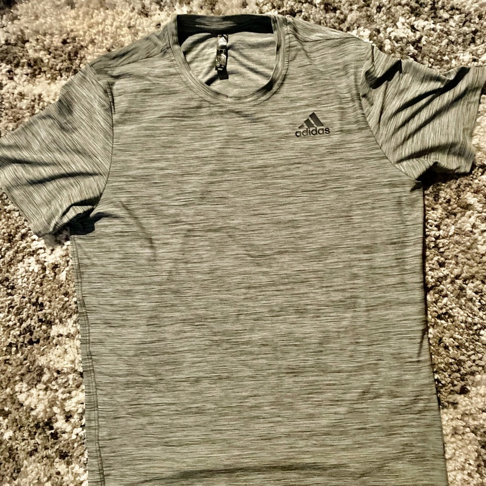 Adidas T-shirt Size large Men’s